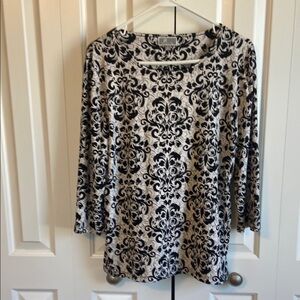 Black and White Boxy Blouse with 3/4 Sleeves and Sailor Collar